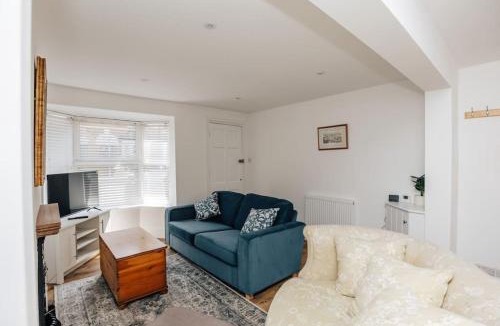 Henley House | Apple Blosson