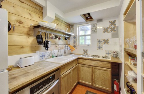 Batawa Cottage | Apple Cider Mill (attached separate unit)