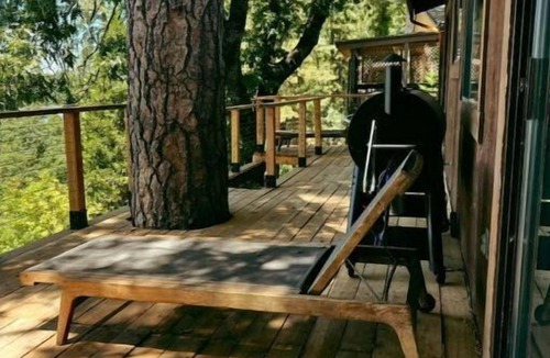 Placerville House | Apple Hill’s Mountain House Retreat