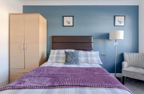 Queensbury House | Apple House Wembley -Double Room with Ensuite