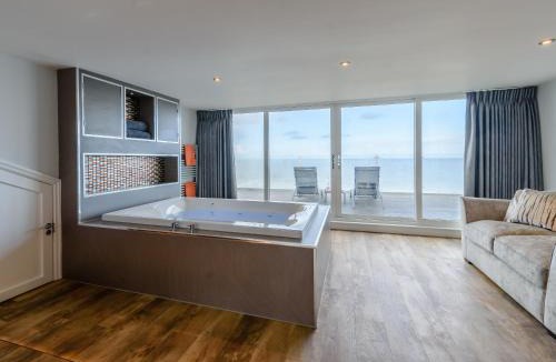 Reighton House | Apple Pip