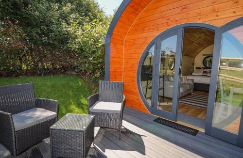 Ford House | Apple Pod
