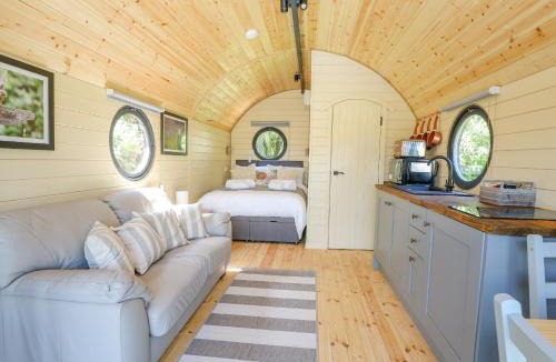 Ford House | Apple Pod