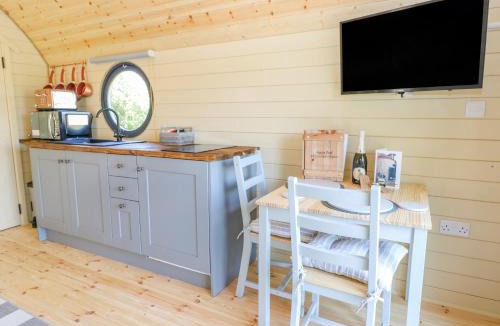 Ford House | Apple Pod