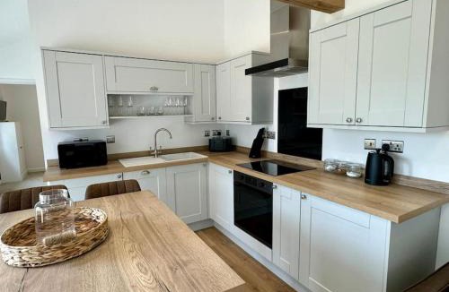 Trowbridge Apartment | Apple Store- Countryside Apartment