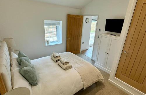 Trowbridge Apartment | Apple Store- Countryside Apartment