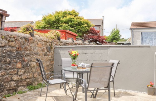 Lanner Cottage | Apple Tree Bungalow