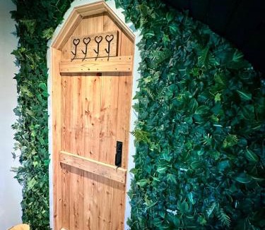 Monmouth Other | Apple Tree Cabin