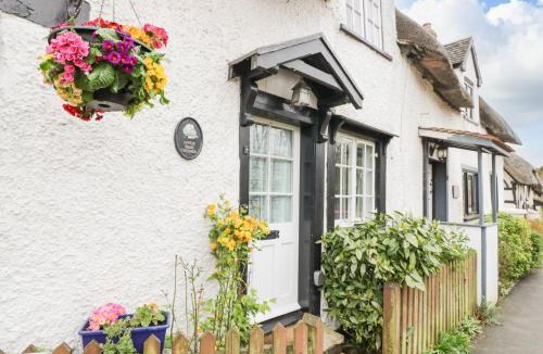 Harvington House | Apple Tree Cottage