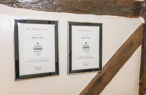 Harvington House | Apple Tree Cottage