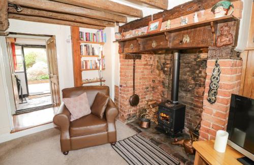 Harvington House | Apple Tree Cottage