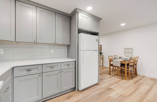 Carlton House | Apple Tree Cottage ~ Walkable 2 bed/2 bath