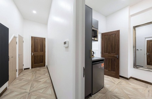 Valentines Apartment | Apple Tree House London 1