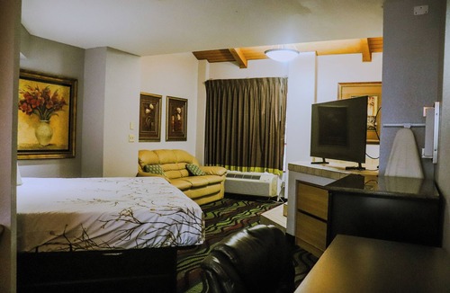 Independence Hotel | Apple Tree Inn and Suites