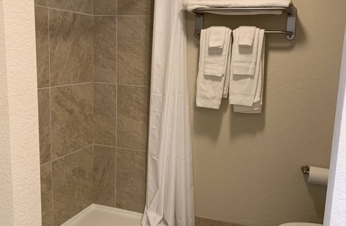 Victorville Hotel | Apple Valley Hotel & Lodge