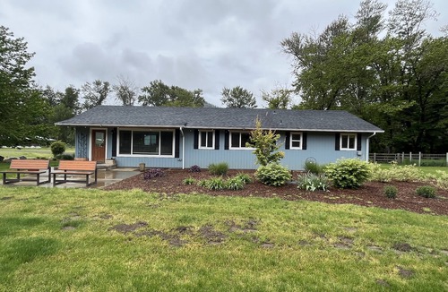 Murphy House | Applegate Valley Home on Vineyard