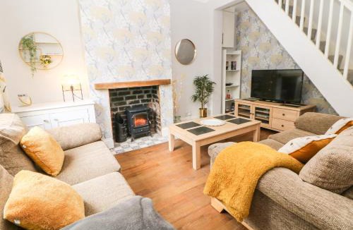 Ault Hucknall House | Appletree Cottage