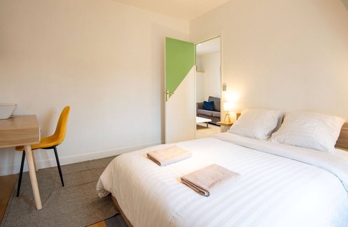 Appoigny Apartment | ★APPOIGNY ★2 BEDROOMS ★GARDEN ★PARKING