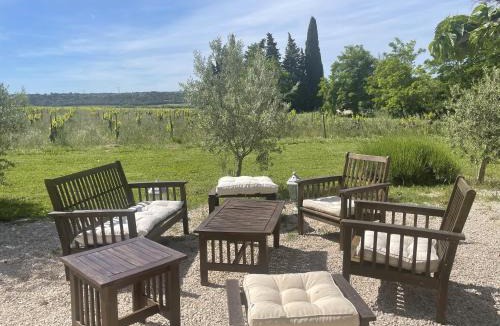 Roquemaure Apartment | Appt 2 pieces dans Mas provençal