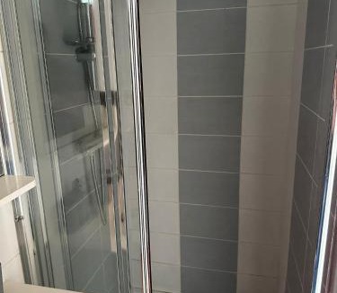 Sainte-Anne - Faubourg Noyon Apartment | Appt 5 a deux pas de la gare
