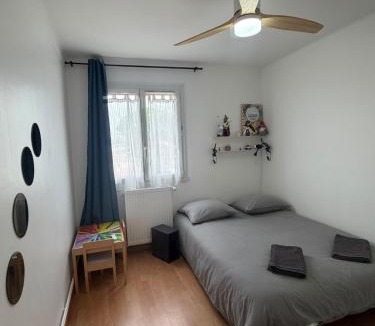 Les Arceaux Apartment | Appt aux Arceaux, Montpellier Centre, balcon, wifi, parking, Netflix