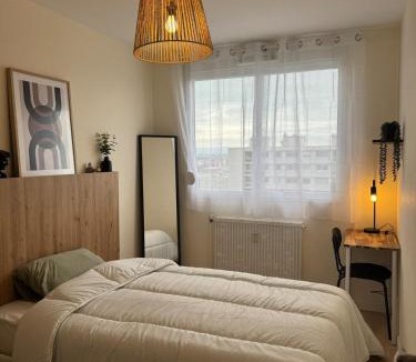Saint-Priest Apartment | Appt Ideal groupes, prox Eurexpo