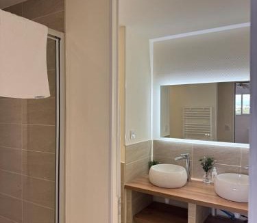 Saint-Priest Apartment | Appt Ideal groupes, prox Eurexpo