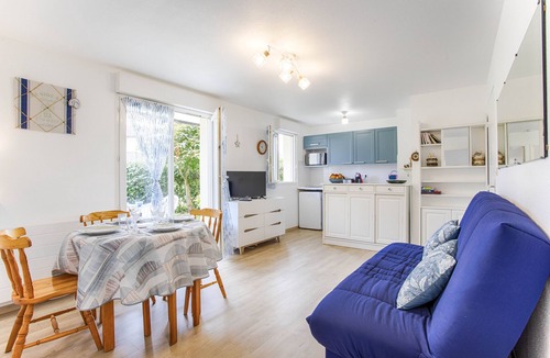 Cabourg Apartment | Appt T3 Refait à Neuf au Rez-de-jardin. Accès Direct Plage et à la Promenade MP