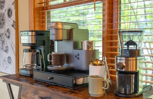 Windham Ski Chalet | Après Chalet|Ski|Luxury|Sauna|HotTub|Firepit|Disco