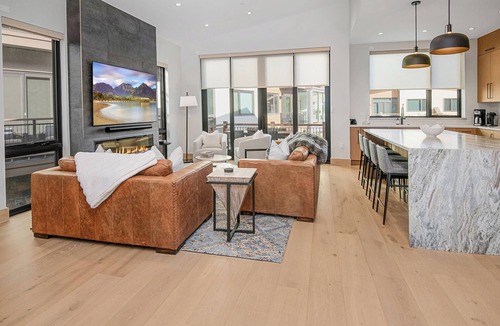 Avon Condo | Après on the River | Ski In/Out at ONE Riverfront | Unparalleled Convenience