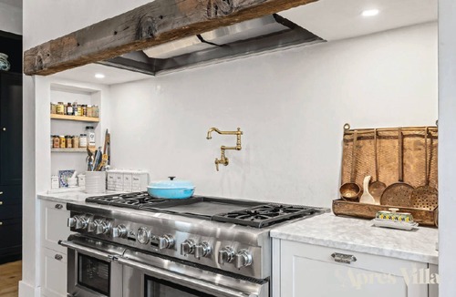 Brownstown Villa | Après Villa - Luxe family fun retreat by White Pass, Theater, Arcade, Ciderhouse