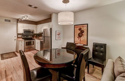 Folly Field Villa | APR & MAY RATE DROPS! 5 Min Walk to Beach! Recent Updates, Clean, Comfy, Secure!