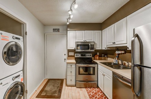 Folly Field Villa | APR & MAY RATE DROPS! 5 Min Walk to Beach! Recent Updates, Clean, Comfy, Secure!