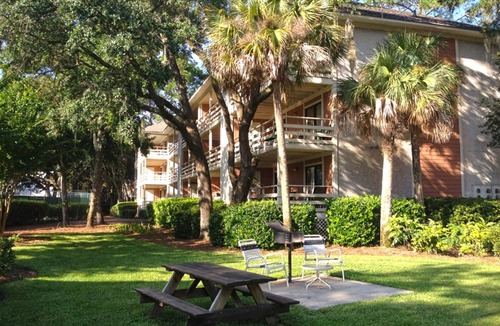 Folly Field Villa | APR & MAY RATE DROPS! 5 Min Walk to Beach! Recent Updates, Clean, Comfy, Secure!