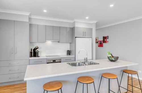 Mansfield House | Apres - Dog Friendly