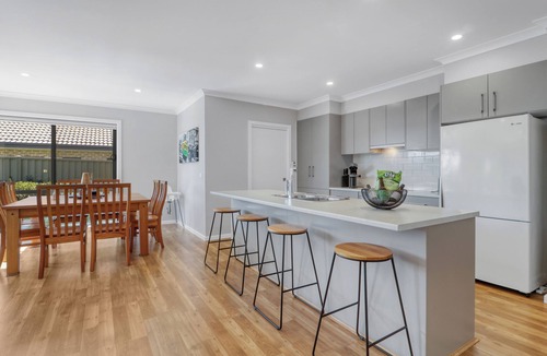 Mansfield House | Apres - Dog Friendly