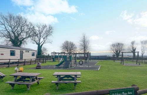 Fenny Bentley House | Apricus Lodge