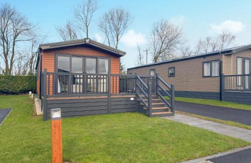 Fenny Bentley House | Apricus Lodge