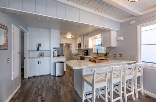 Sunset Beach House | April 10% Off - Beachfront House - New Remodel - Views, Spa + Deck