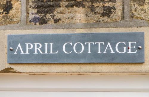 Sutton-in-Craven House | April Cottage