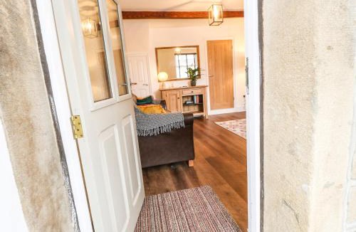 Sutton-in-Craven House | April Cottage