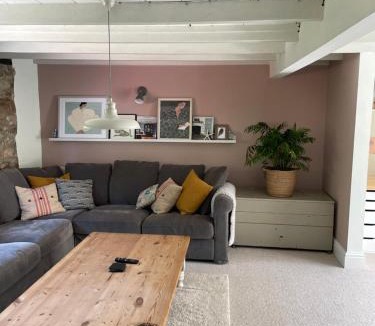 Saint Erth Praze House | April Cottage