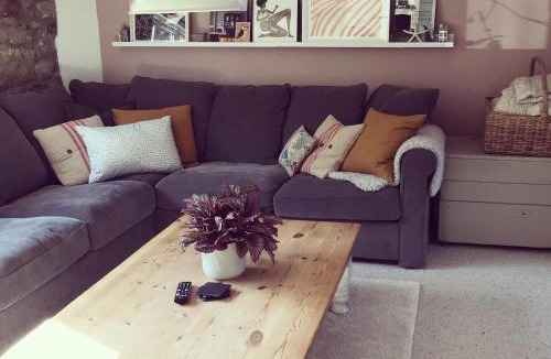 Saint Erth Praze House | April Cottage