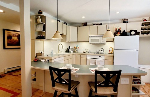 Vail Condo | April only 100/night 2 nt min. Come experience "peace" in Vail Village