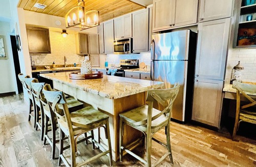 South Padre Island Condo | "April" Special"Amazing Beach Views w/Fireworks on weekends!Close to hotspots
