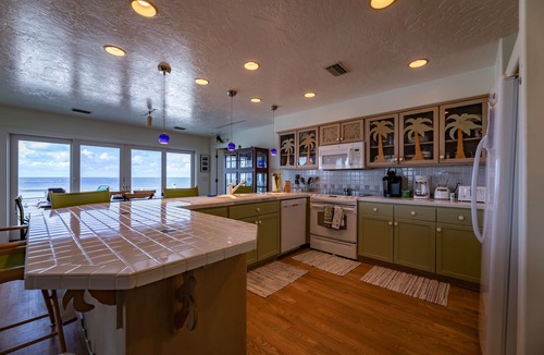 Anna Maria House | APRIL SPECIALS ,BEACHFRONT, PRIVATE BEACH ON THE WATERFRONT, Bring your dog,