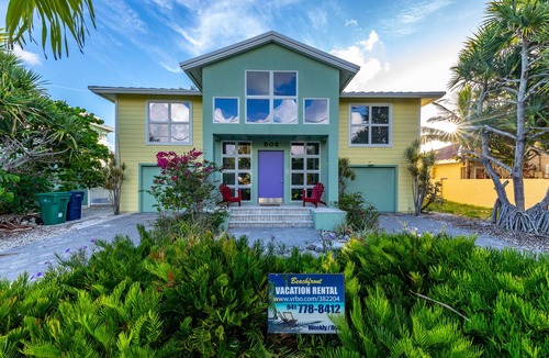 Anna Maria House | APRIL SPECIALS ,BEACHFRONT, PRIVATE BEACH ON THE WATERFRONT, Bring your dog,