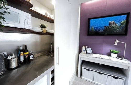 Seafront Apartment | Apt. 07 - Beachside Beauty Central Studio Steps from Cafes