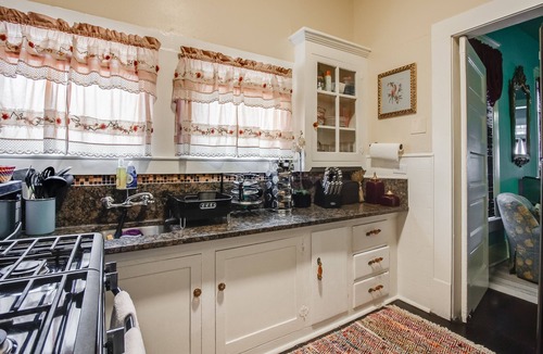 Tobin Hill Apartment | Apt #1 - Great Apt near Riverwalk, Pearl Brewery, Trinity & Ft. Sam Houston