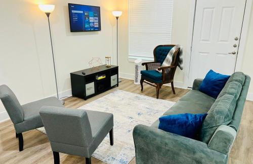 Grogan's Mill Apartment | Apt 2 Bedrooms 2 Full Baths FREE Parking & FREE Laundry in Unit